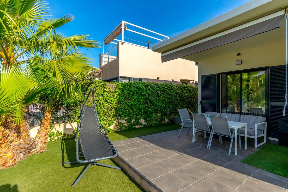 Chalet for sale in Orihuela Costa