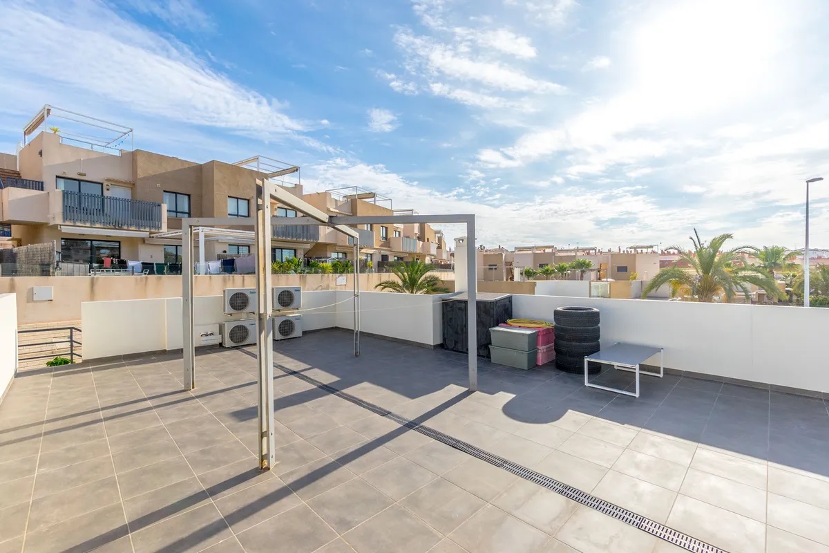 Chalet for sale in Orihuela Costa