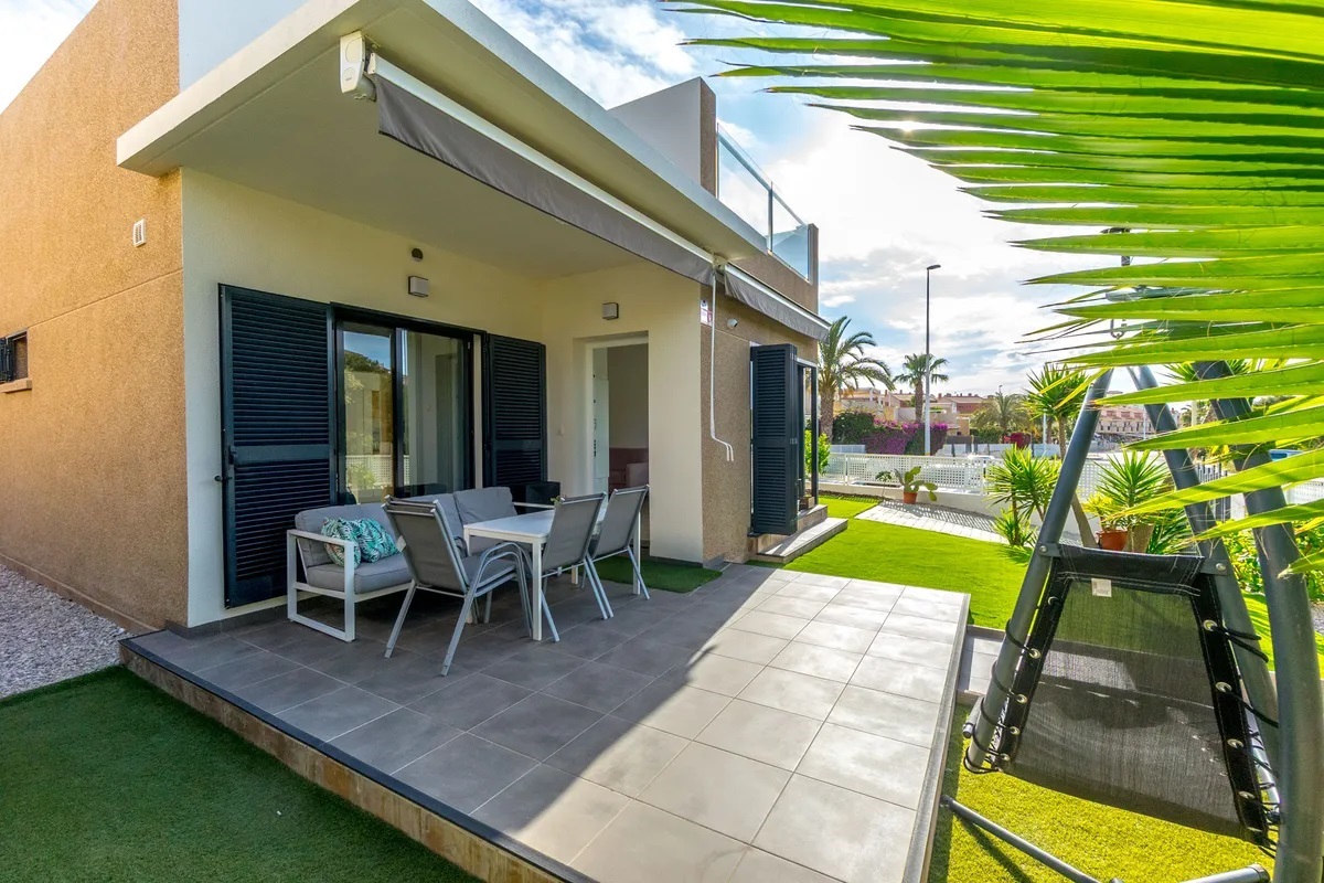 Chalet for sale in Orihuela Costa
