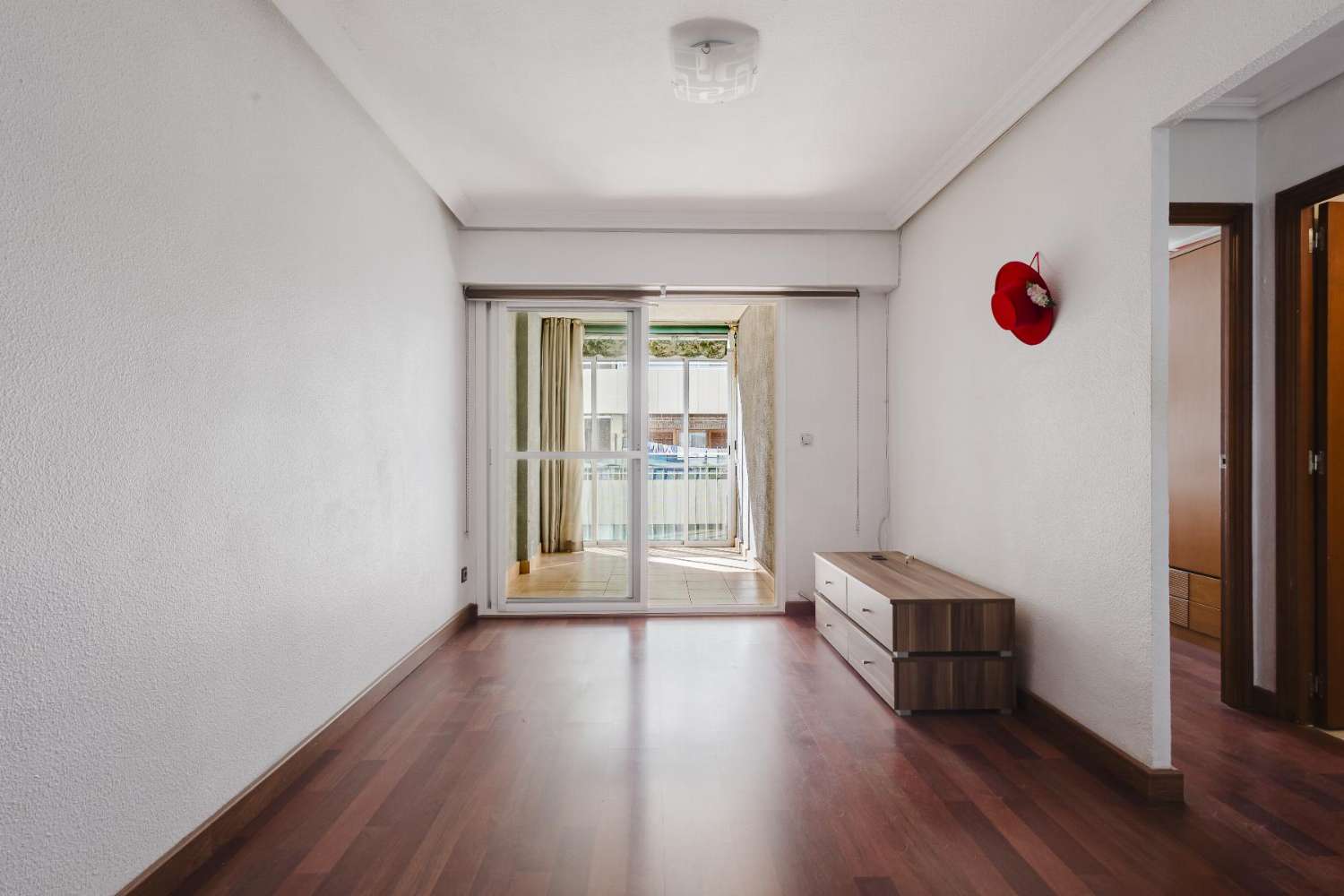 PISO REFORMADO A POCOS METROS DEL MAR