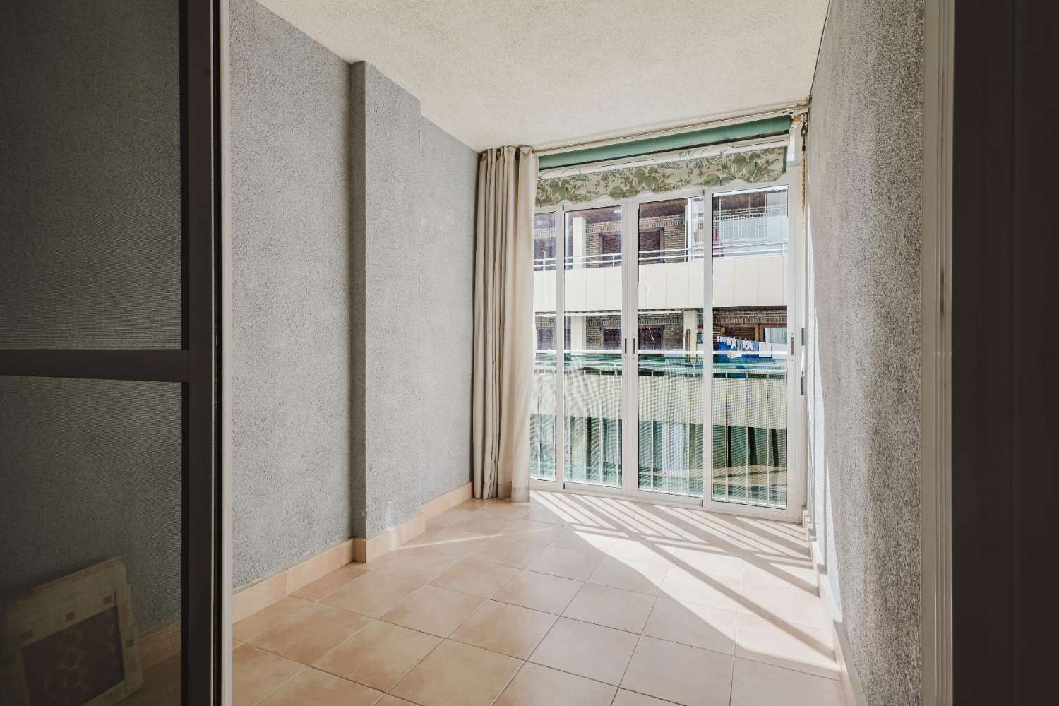 PISO REFORMADO A POCOS METROS DEL MAR