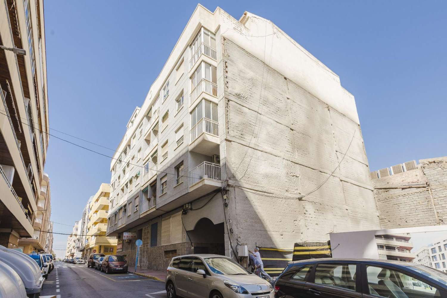 PISO REFORMADO A POCOS METROS DEL MAR