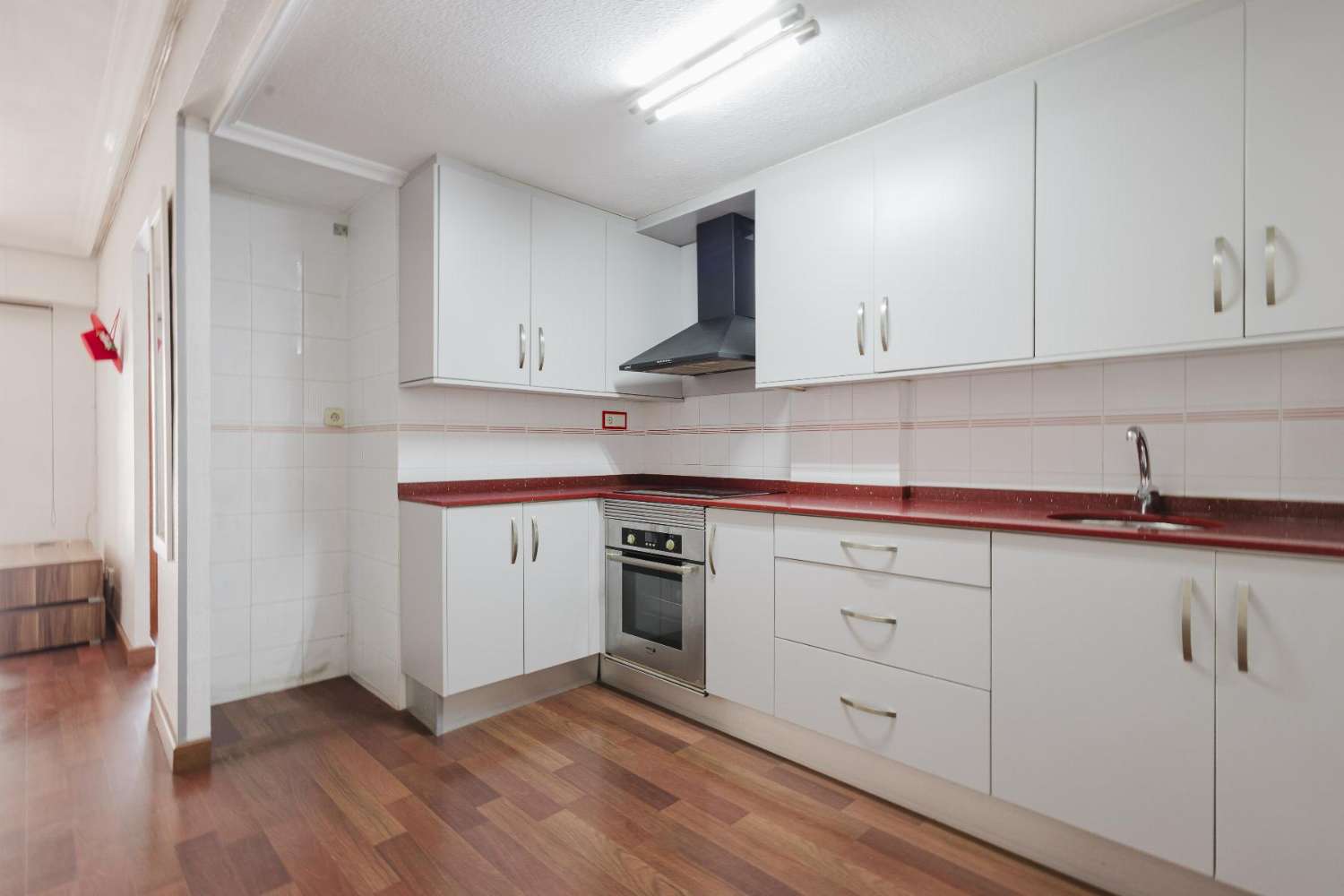 PISO REFORMADO A POCOS METROS DEL MAR