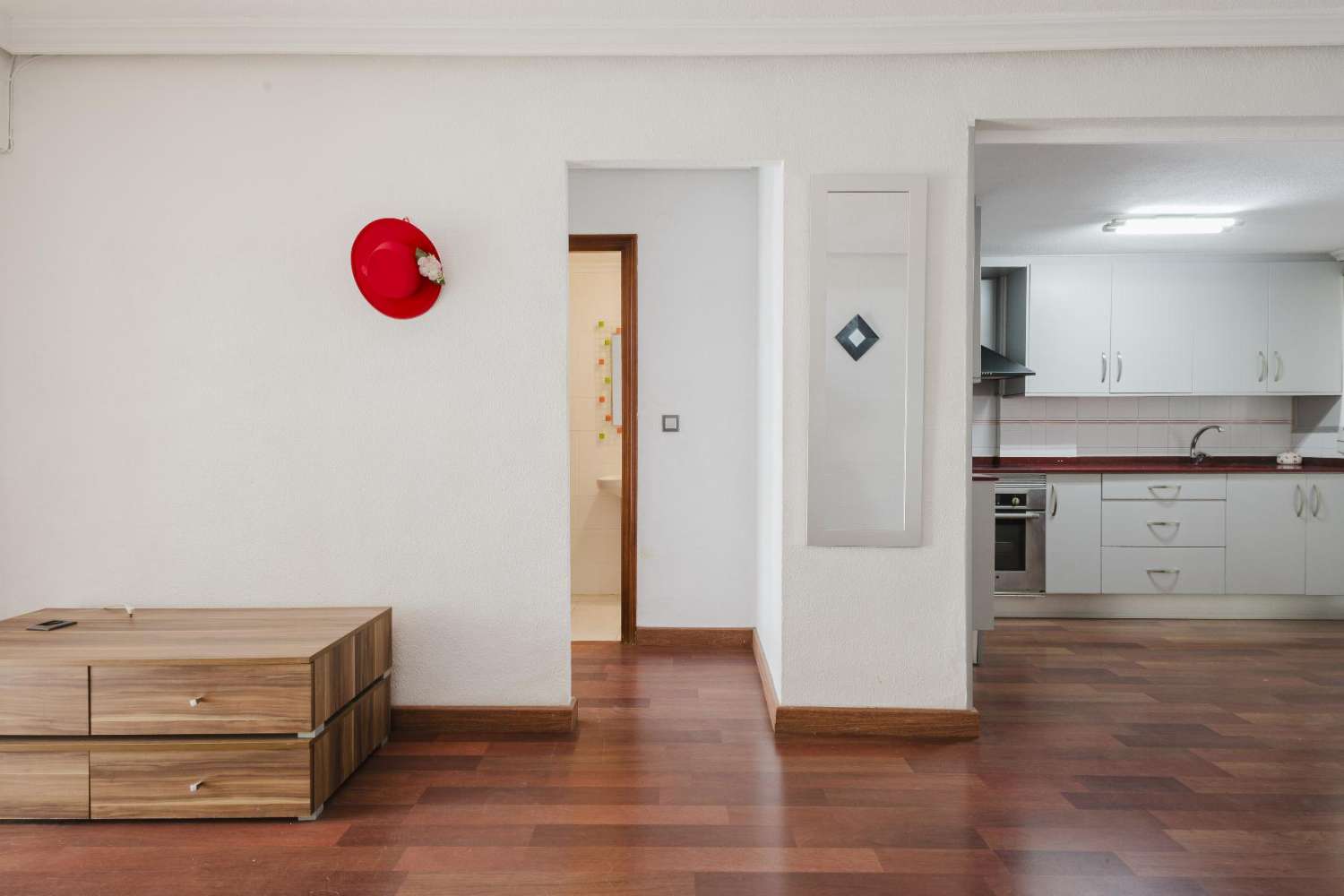 PISO REFORMADO A POCOS METROS DEL MAR