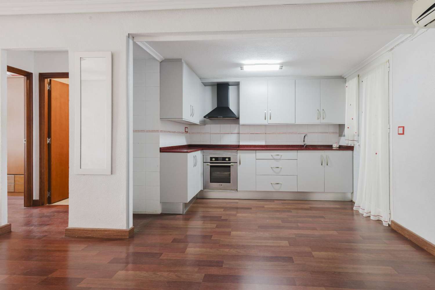 PISO REFORMADO A POCOS METROS DEL MAR