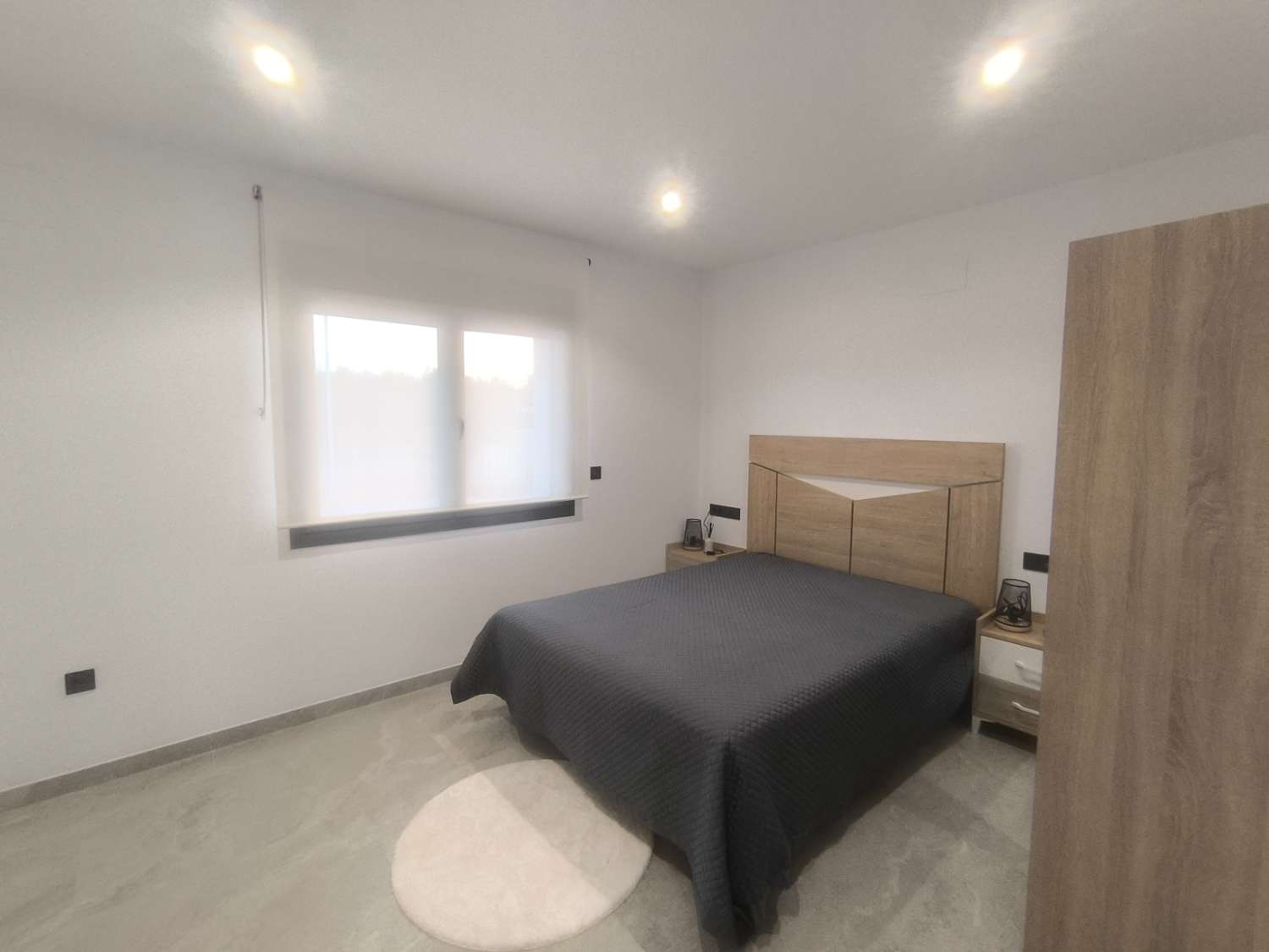 EXCELENTE VIVIENDA DE OBRA NUEVA CON GRAN TERRENO