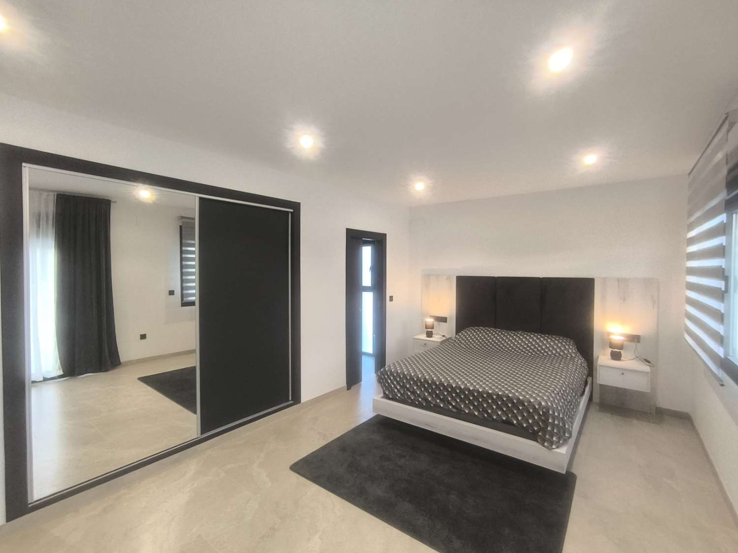 EXCELENTE VIVIENDA DE OBRA NUEVA CON GRAN TERRENO