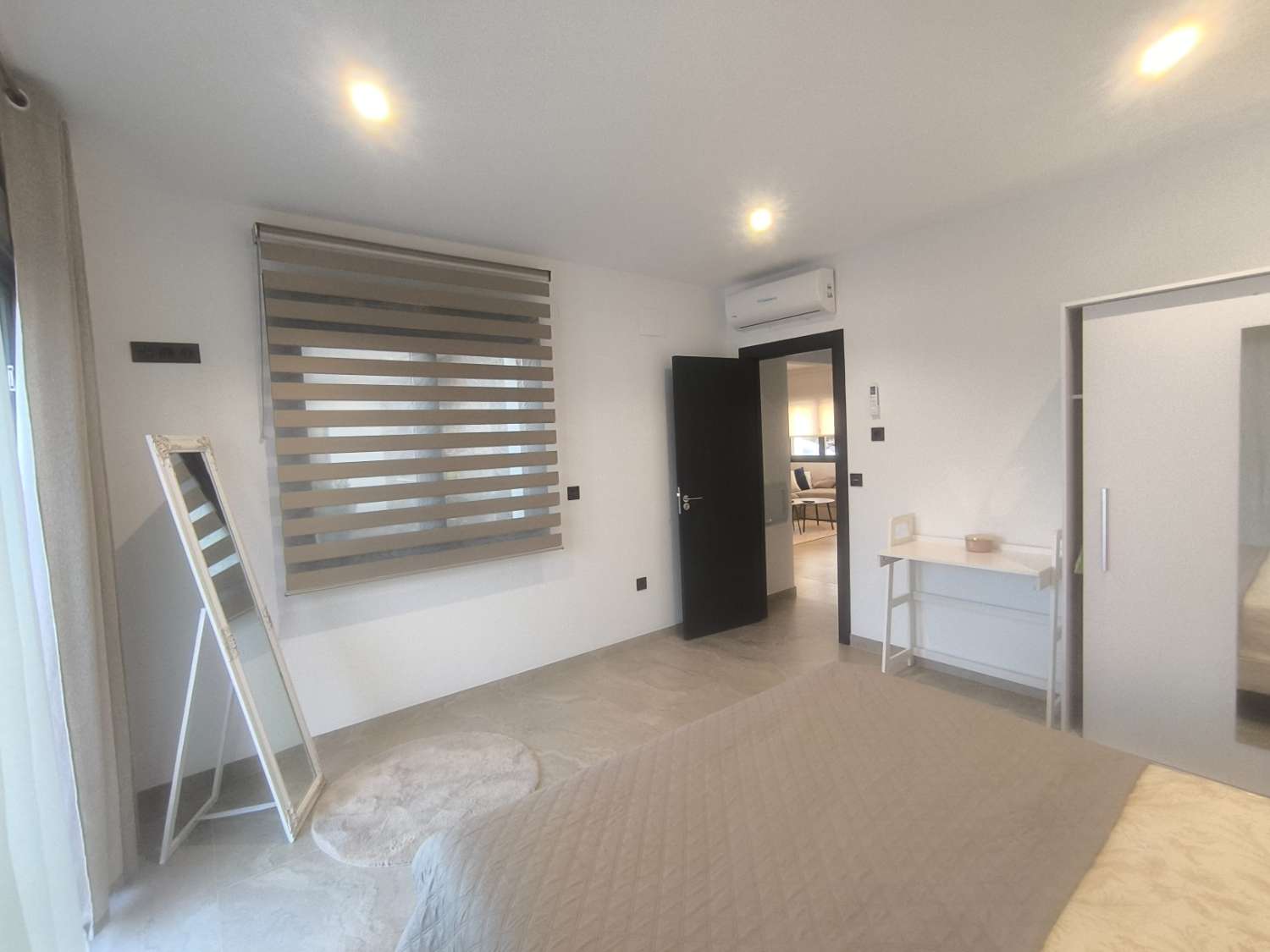 EXCELENTE VIVIENDA DE OBRA NUEVA CON GRAN TERRENO