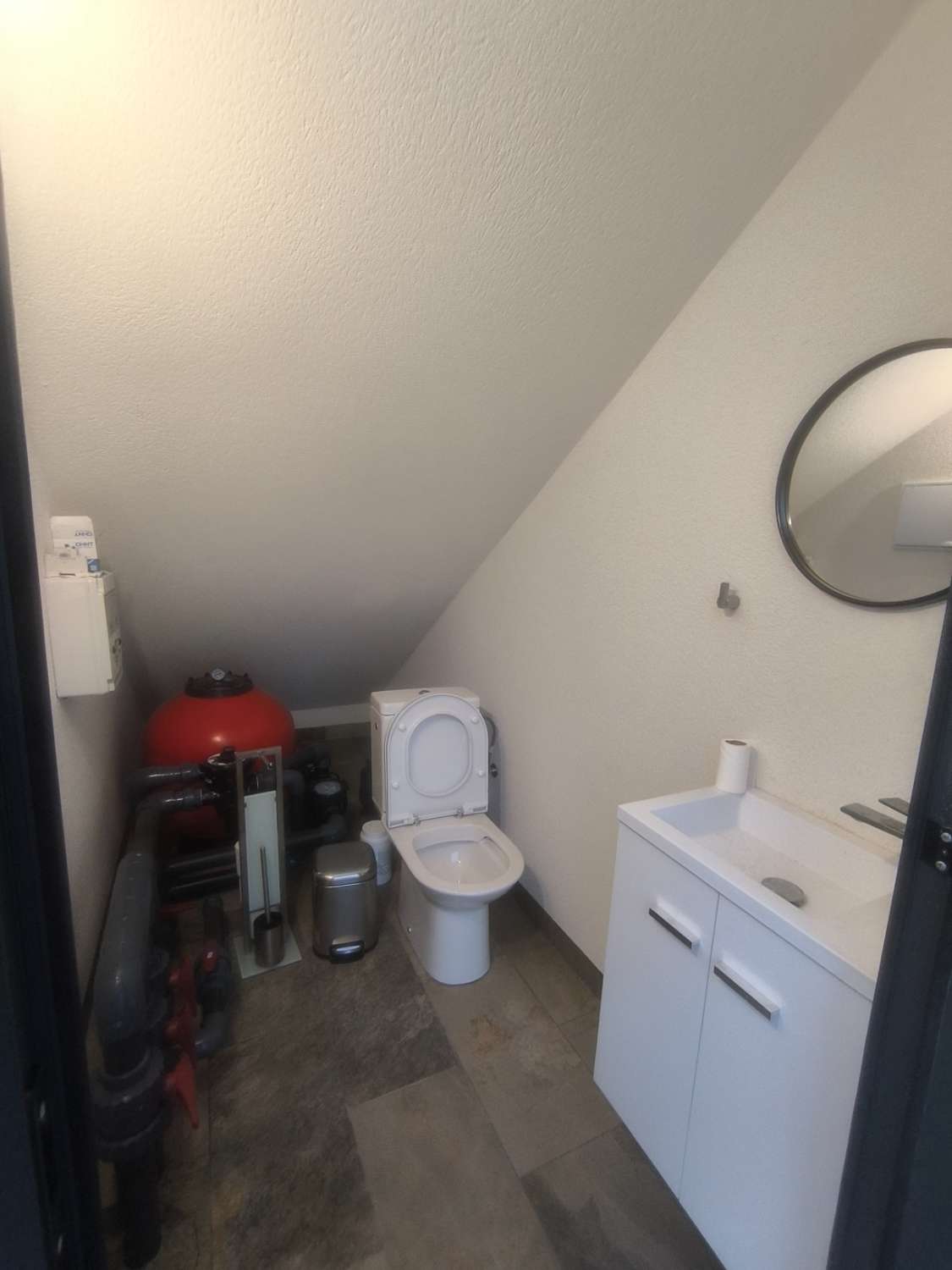 EXCELENTE VIVIENDA DE OBRA NUEVA CON GRAN TERRENO