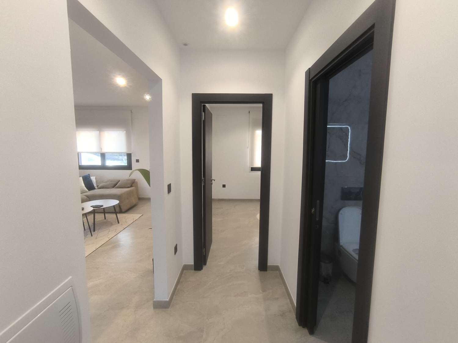EXCELENTE VIVIENDA DE OBRA NUEVA CON GRAN TERRENO