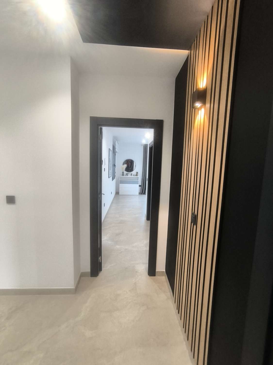 EXCELENTE VIVIENDA DE OBRA NUEVA CON GRAN TERRENO