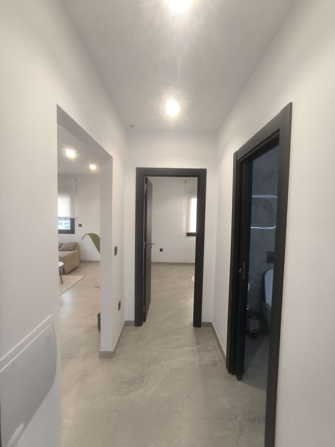 EXCELENTE VIVIENDA DE OBRA NUEVA CON GRAN TERRENO