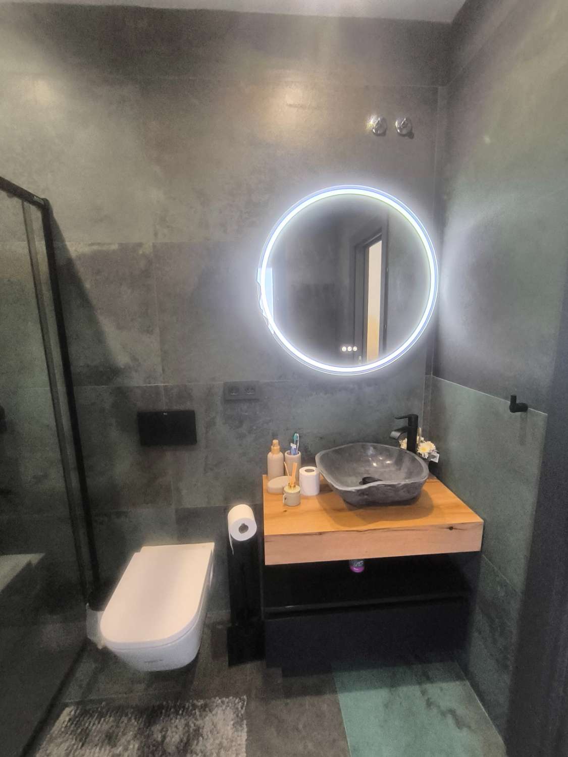 EXCELENTE VIVIENDA DE OBRA NUEVA CON GRAN TERRENO