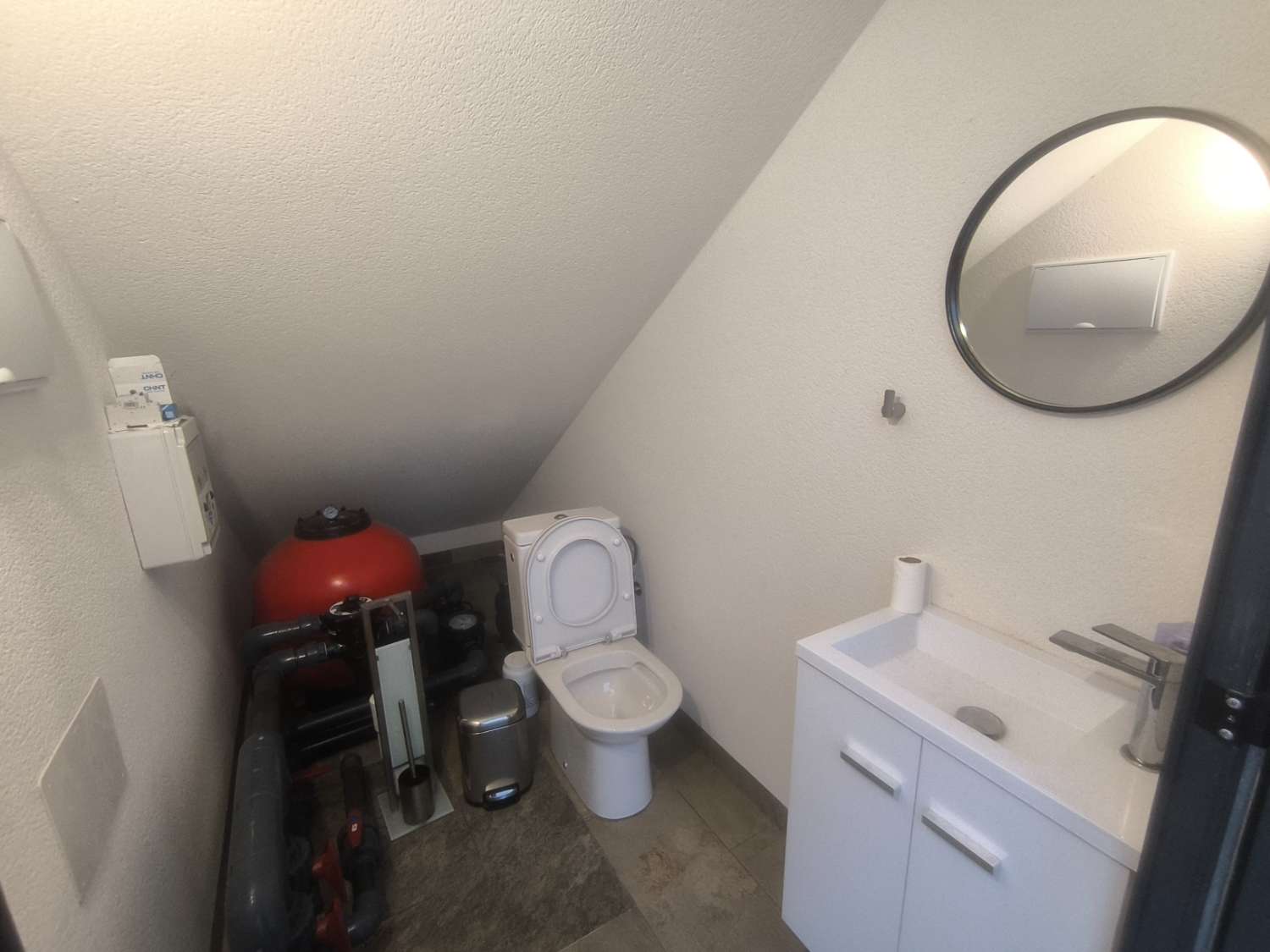EXCELENTE VIVIENDA DE OBRA NUEVA CON GRAN TERRENO