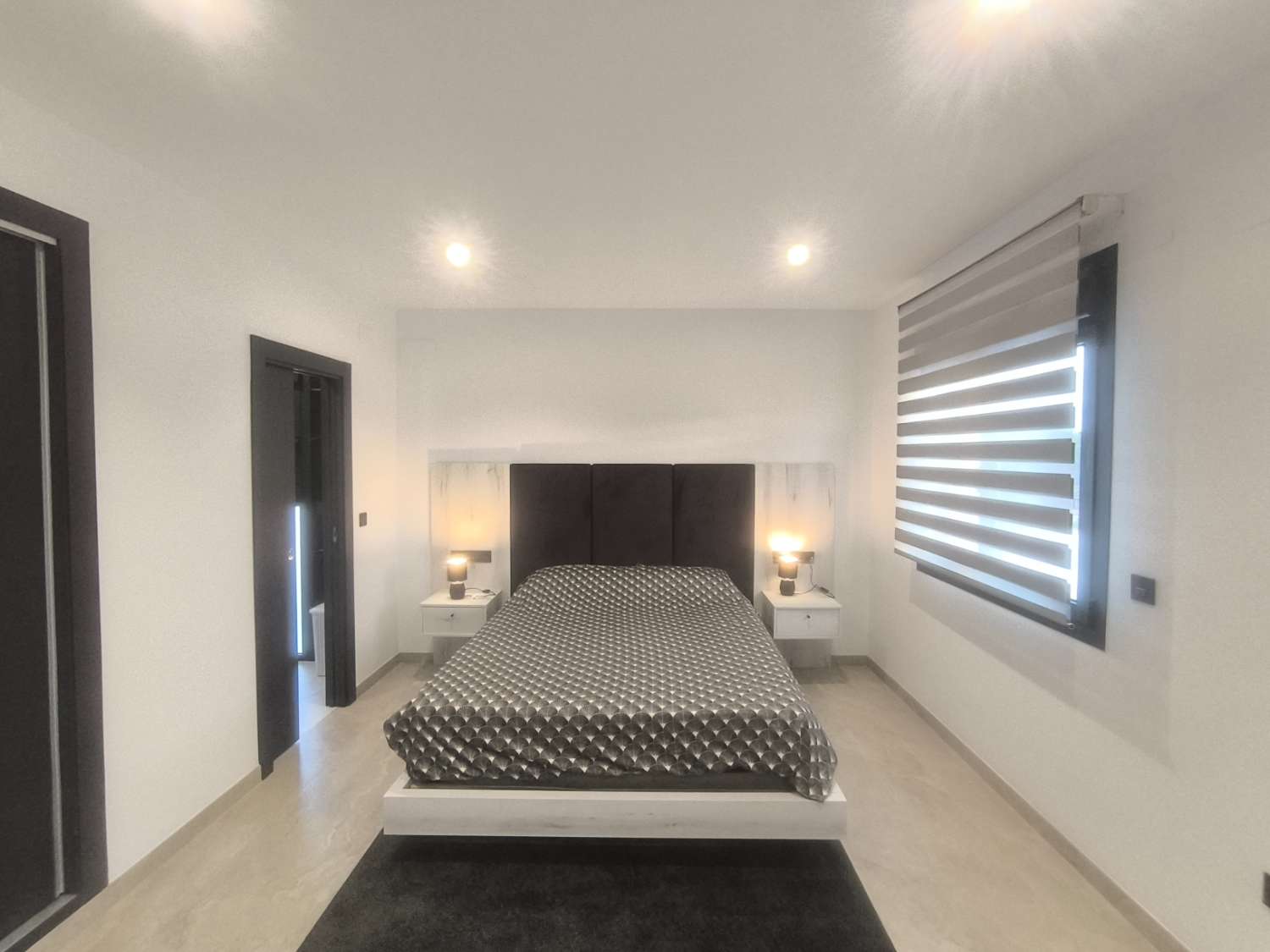 EXCELENTE VIVIENDA DE OBRA NUEVA CON GRAN TERRENO