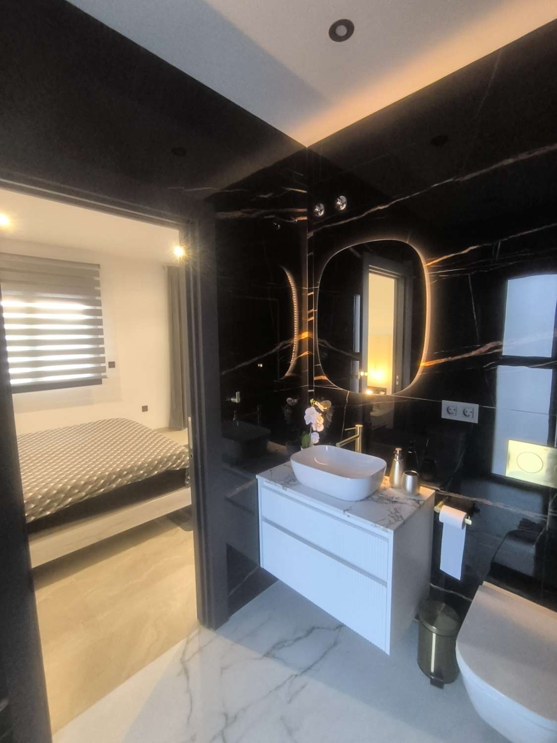 EXCELENTE VIVIENDA DE OBRA NUEVA CON GRAN TERRENO