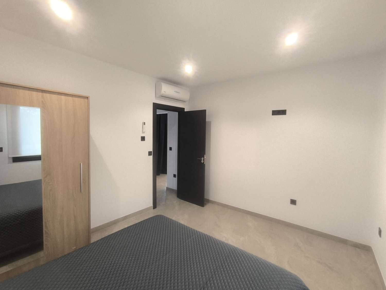 EXCELENTE VIVIENDA DE OBRA NUEVA CON GRAN TERRENO
