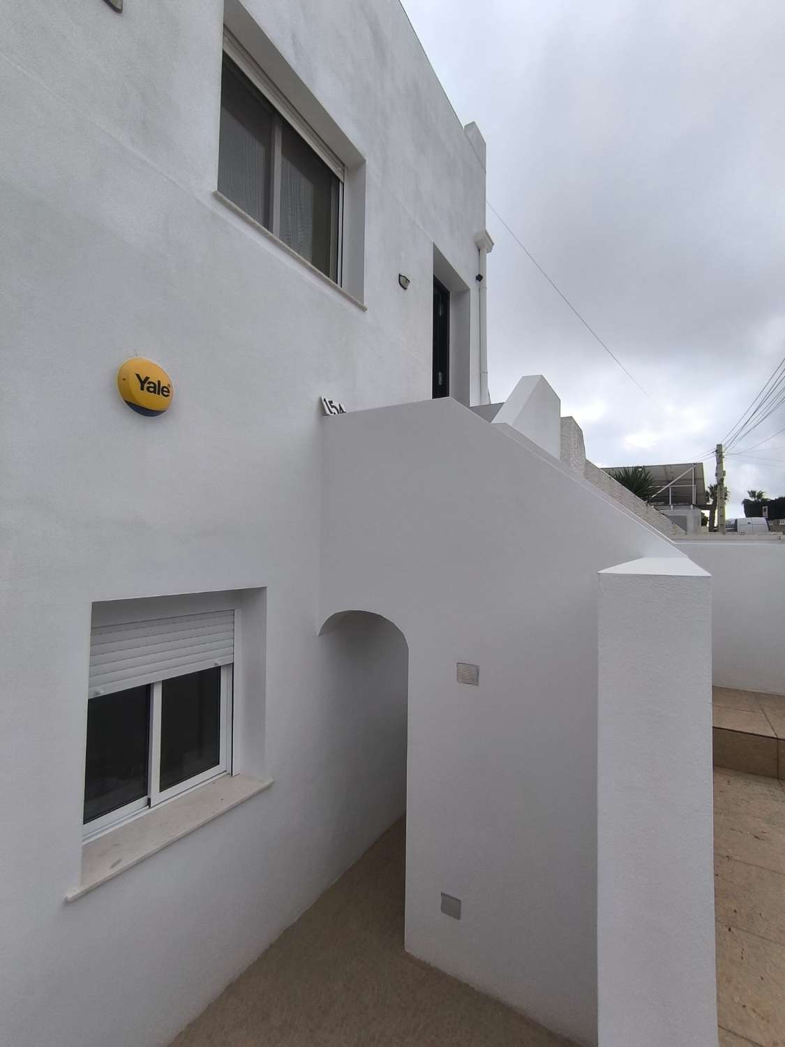 ESPECTACULAR ADOSADO REFORMADO CON PISCINA PRIVADA