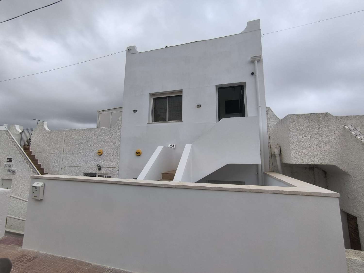 ESPECTACULAR ADOSADO REFORMADO CON PISCINA PRIVADA