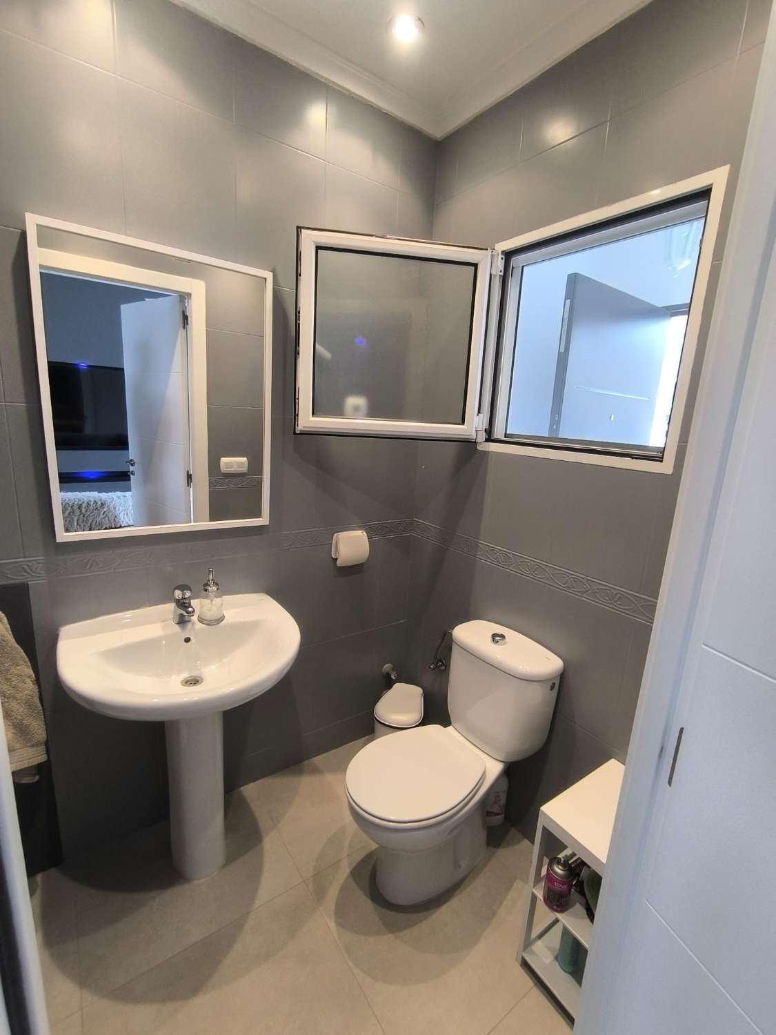 ESPECTACULAR ADOSADO REFORMADO CON PISCINA PRIVADA