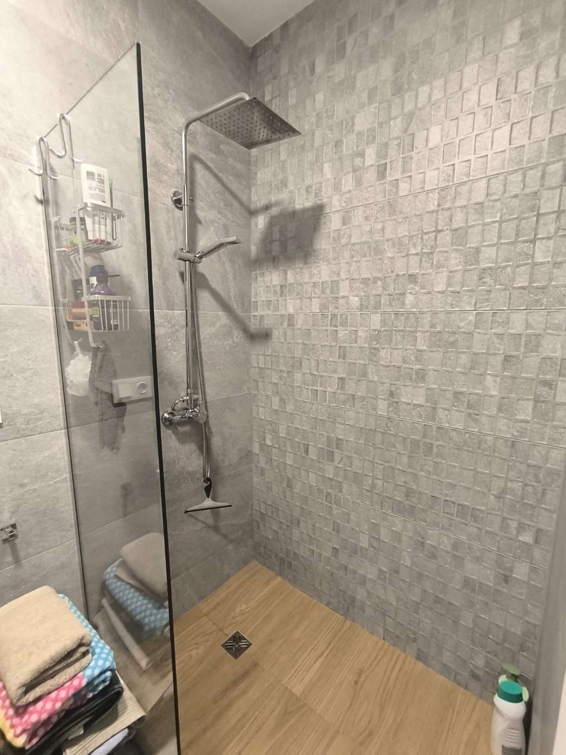 ESPECTACULAR ADOSADO REFORMADO CON PISCINA PRIVADA