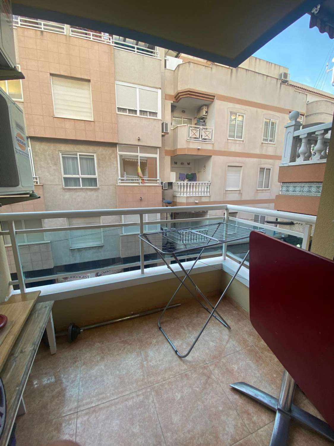 AMPLIO PISO CON PISCINA EN EL CENTRO DE TORREVIEJA