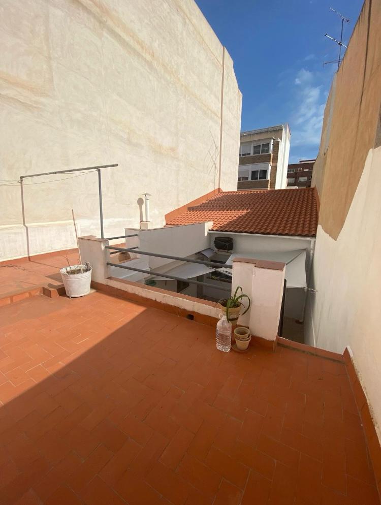 CHALET EN PLENO CENTRO DE TORREVIEJA