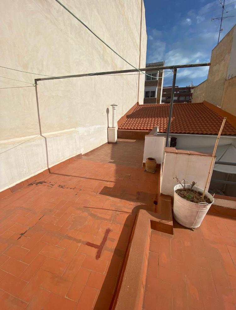 CHALET EN PLENO CENTRO DE TORREVIEJA