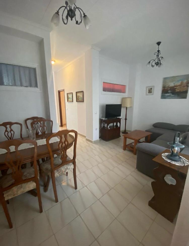 CHALET EN PLENO CENTRO DE TORREVIEJA