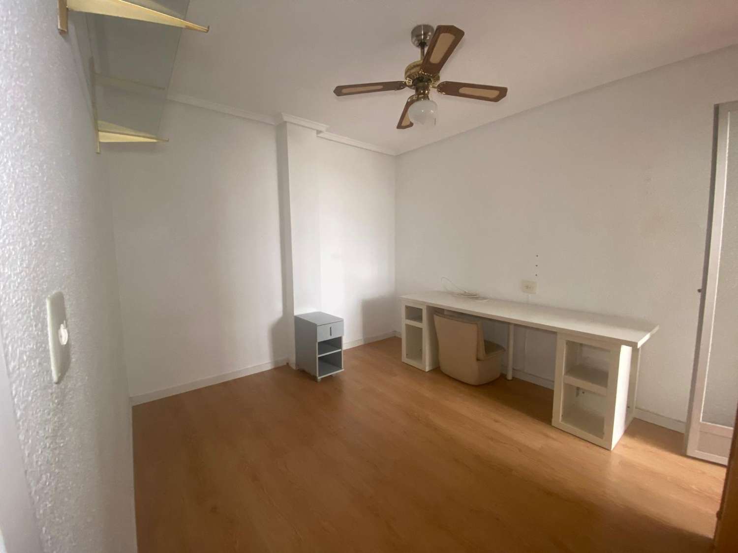 OCASIÓN DE PISO CÉNTRICO EN TORREVIEJA