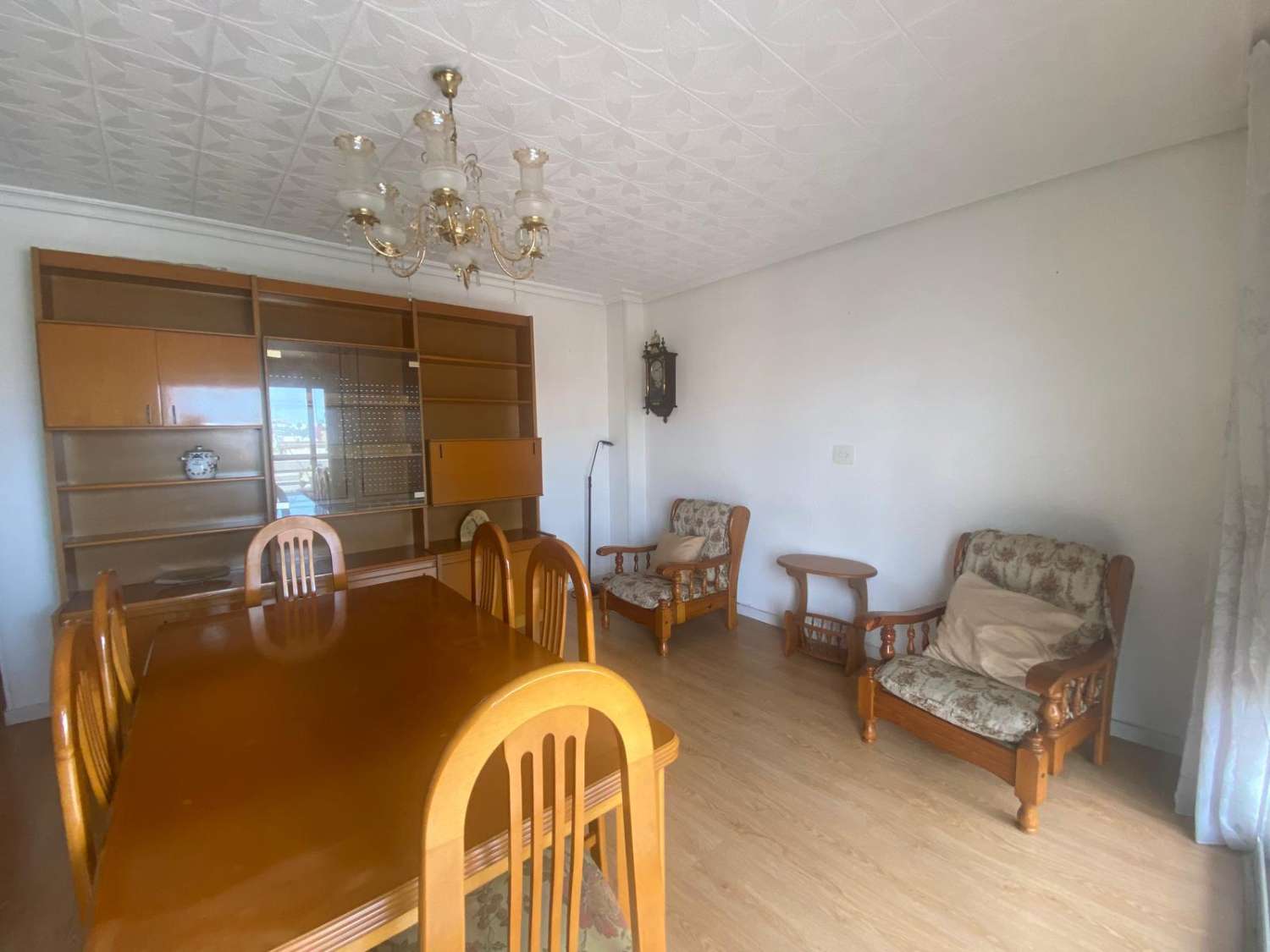 OCASIÓN DE PISO CÉNTRICO EN TORREVIEJA