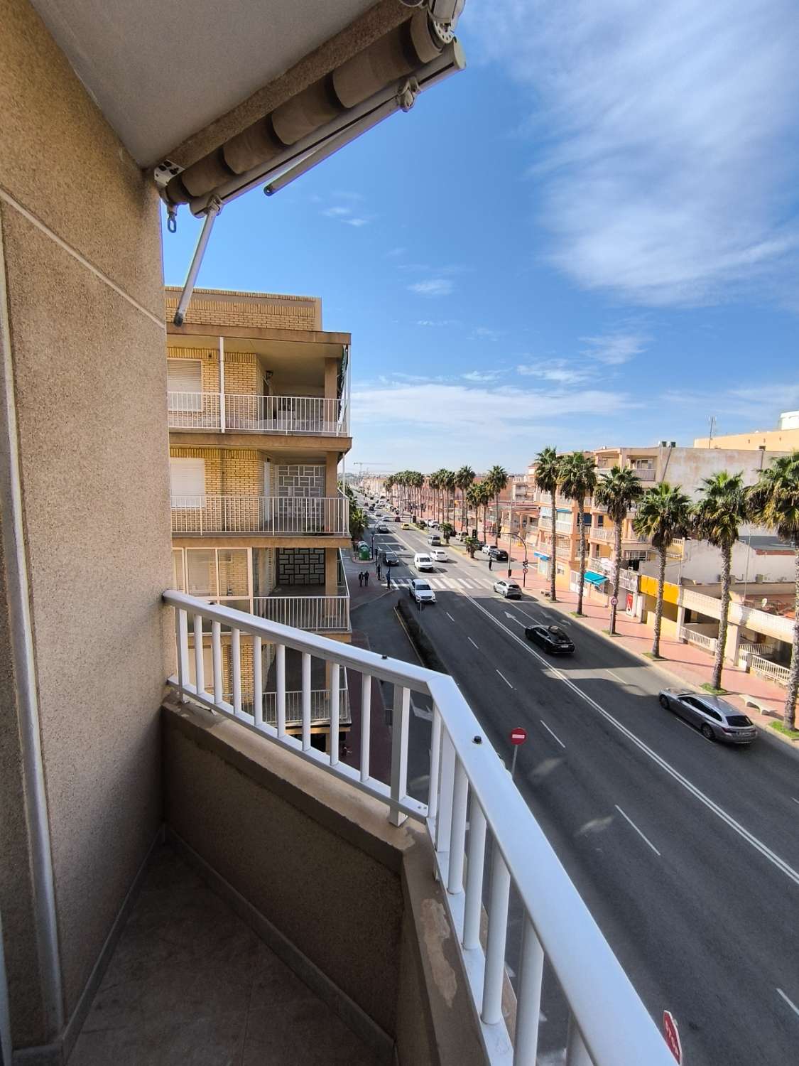 PISO EQUIPADO A POCOS PASOS DE LA PLAYA