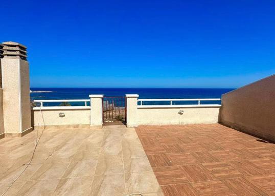 BONITO ÁTICO CON TERRAZA VISTA AL MAR