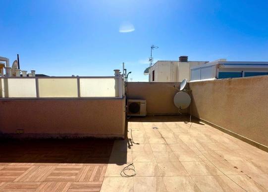 BONITO ÁTICO CON TERRAZA VISTA AL MAR