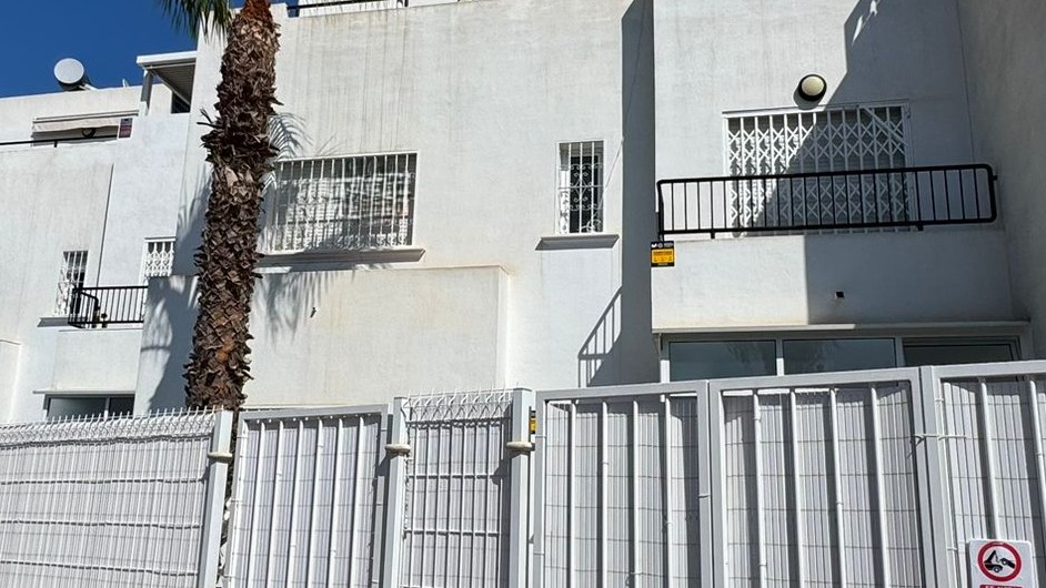 BONITO ADOSADO EN ZONA IDEAL