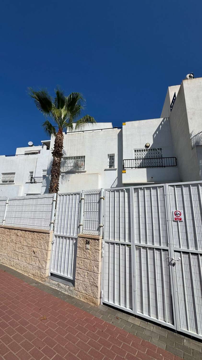 BONITO ADOSADO EN ZONA IDEAL