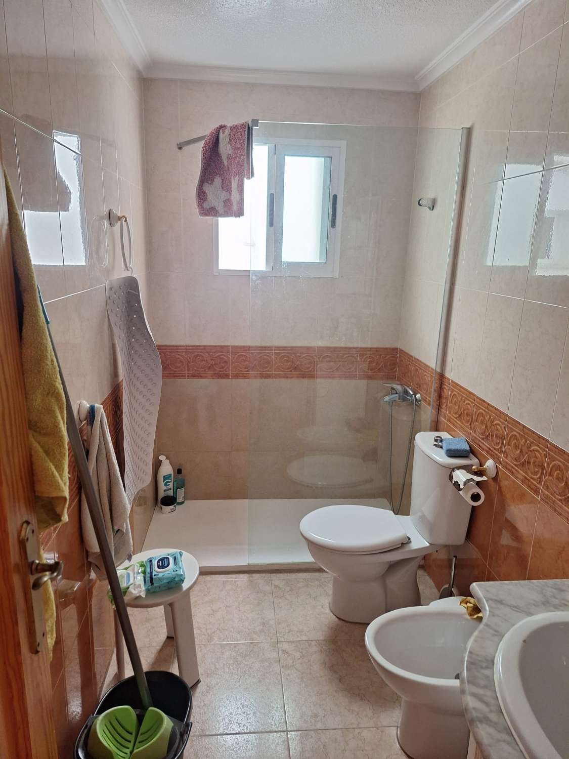 OPORTUNIDAD DE PISO BIEN UBICADO