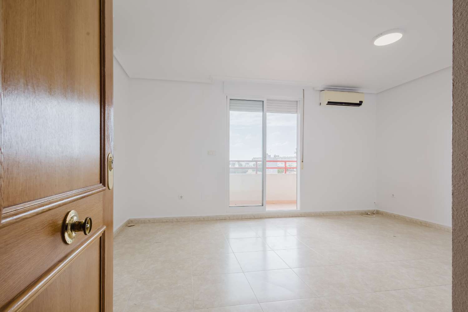 OCASIÓN EN PLENO CENTRO DE TORREVIEJA