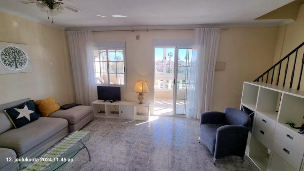 Bungalow de dos plantas con vistas al mar en Aguas Nuevas