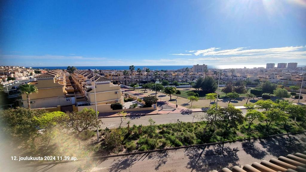 Bungalow de dos plantas con vistas al mar en Aguas Nuevas