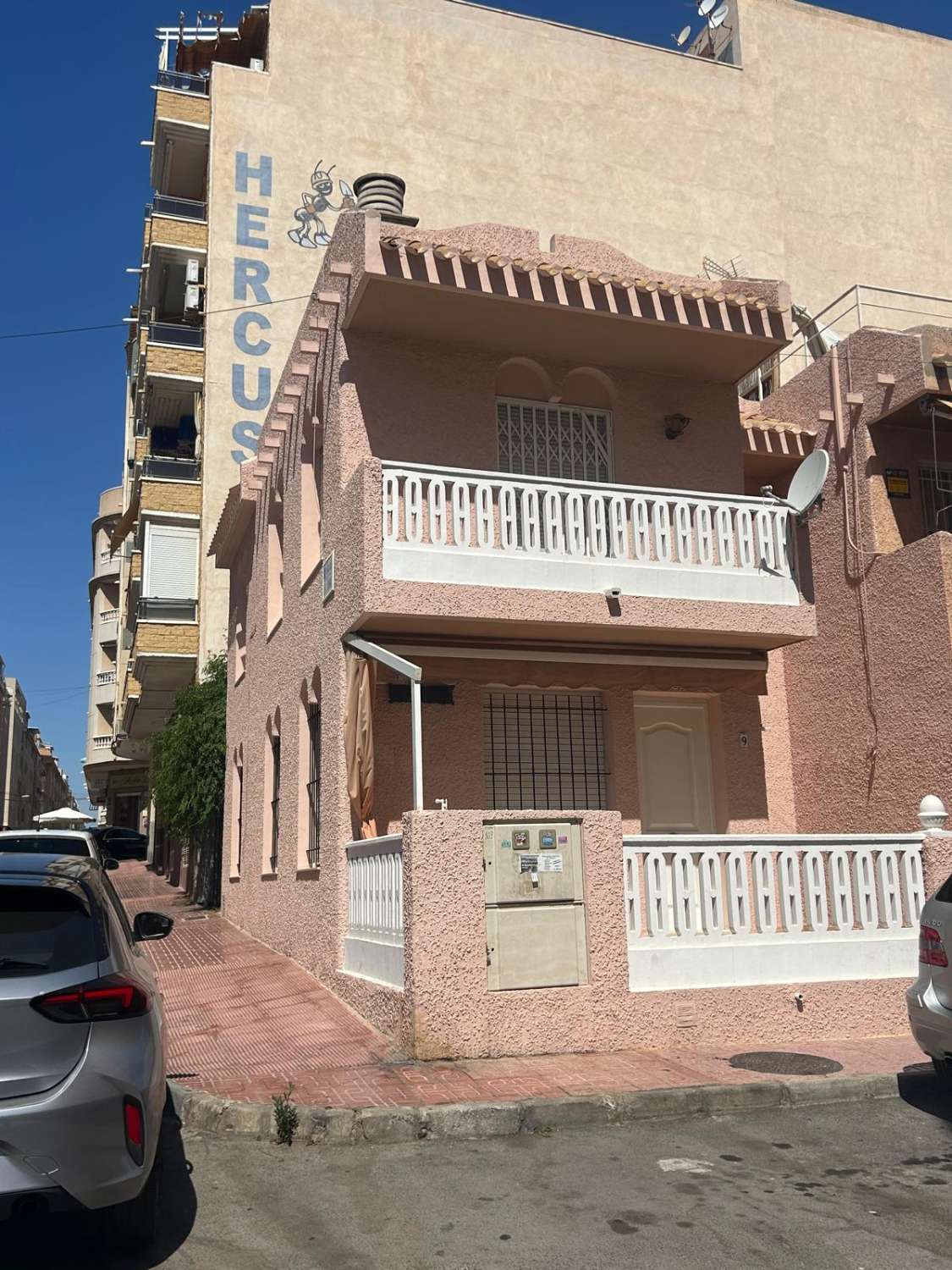 PAREADO EN EL CENTRO DE TORREVIEJA