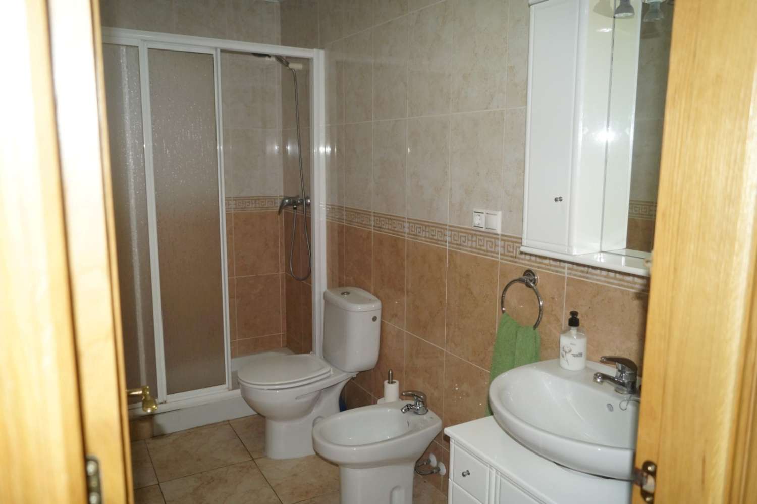 GRAN VIVIENDA A POCOS PASOS DE LA PLAYA