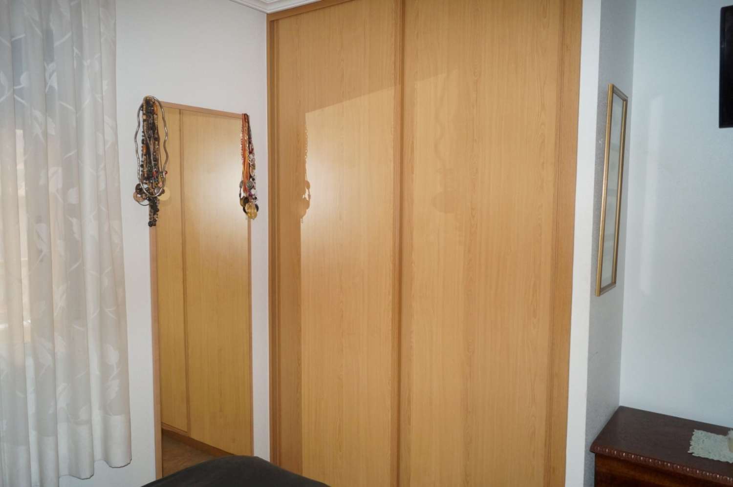 GRAN VIVIENDA A POCOS PASOS DE LA PLAYA