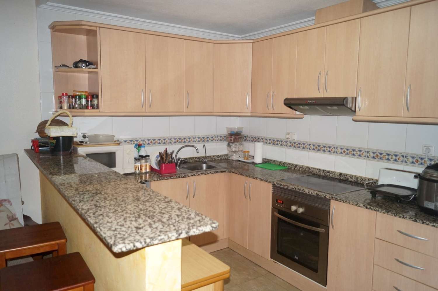 GRAN VIVIENDA A POCOS PASOS DE LA PLAYA