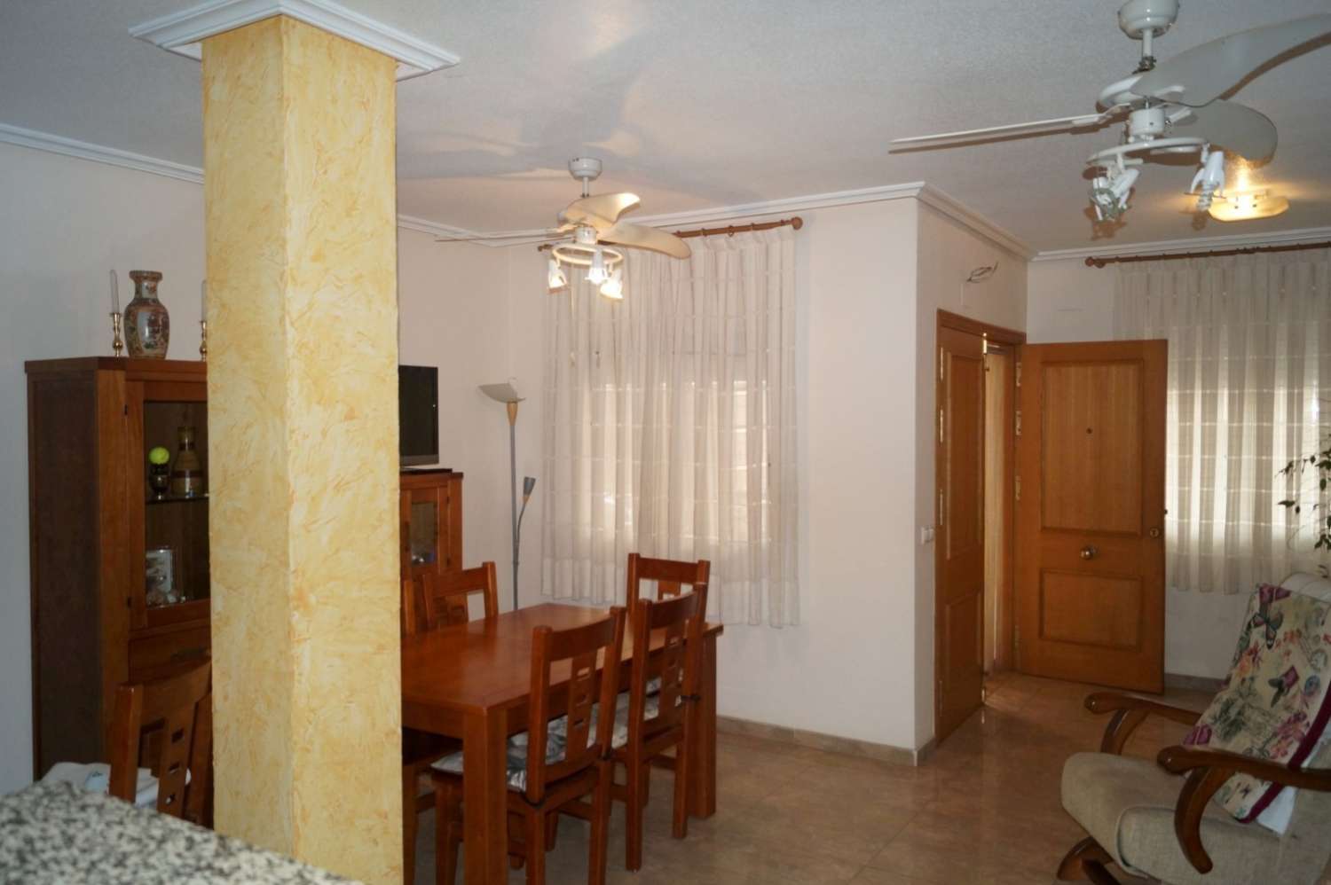 GRAN VIVIENDA A POCOS PASOS DE LA PLAYA