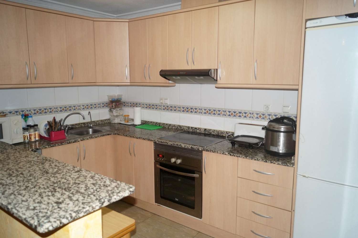 GRAN VIVIENDA A POCOS PASOS DE LA PLAYA