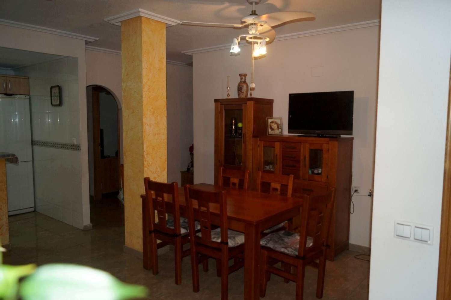 GRAN VIVIENDA A POCOS PASOS DE LA PLAYA