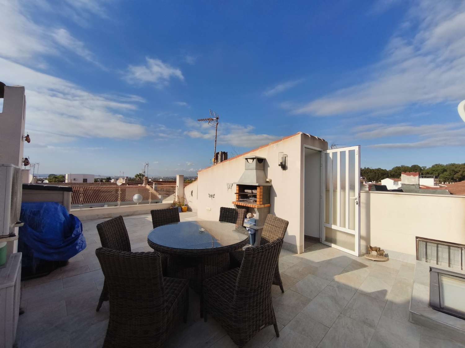 BUNGALOW COMPLETAMENTE REFORMADO