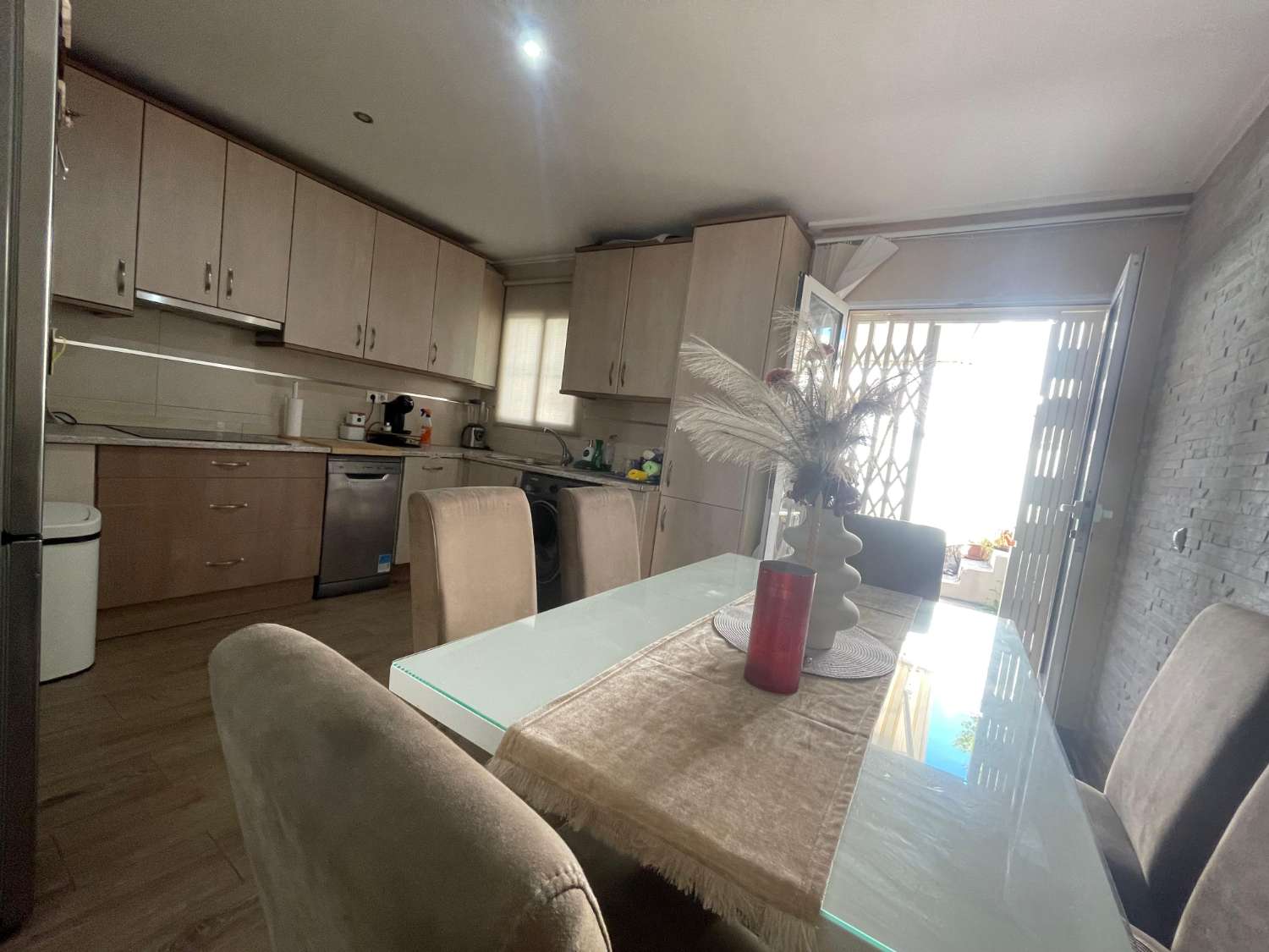 BONITO PAREADA EN ZONA TRANQUILA