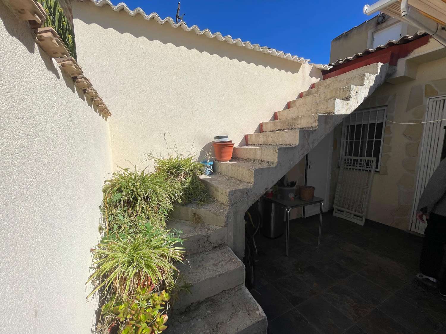 BONITO PAREADA EN ZONA TRANQUILA